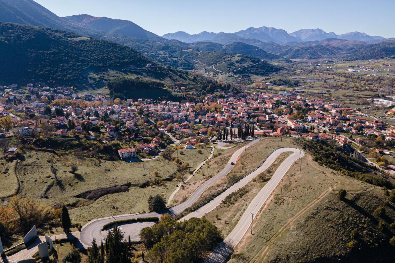 Gm Luxury Suites Kalavryta Exterior foto