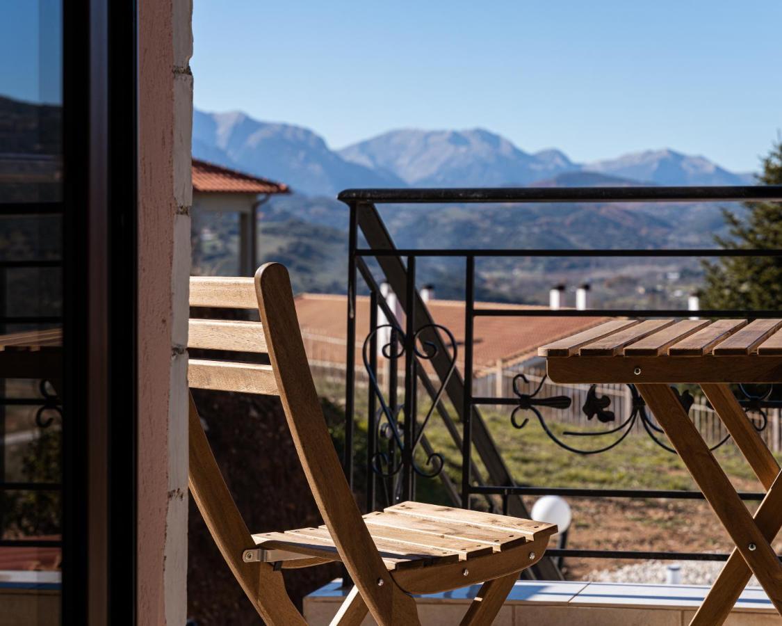 Gm Luxury Suites Kalavryta Exterior foto